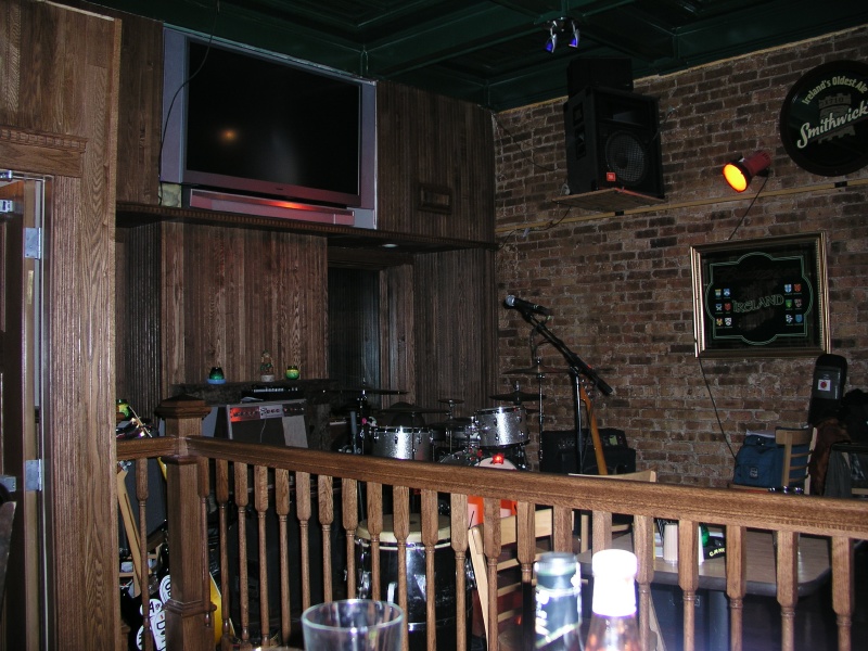 The Abbey Pub, Pub-side performance space