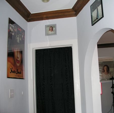 Tori single and poster